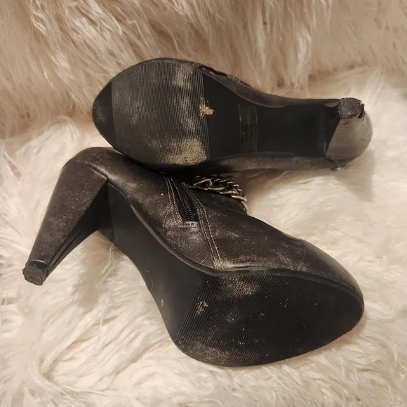 BKE Sole Silver Quincy Chain Ankle Boots 8 - Picture 6 of 9